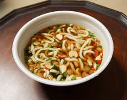 A bowl of noodles
